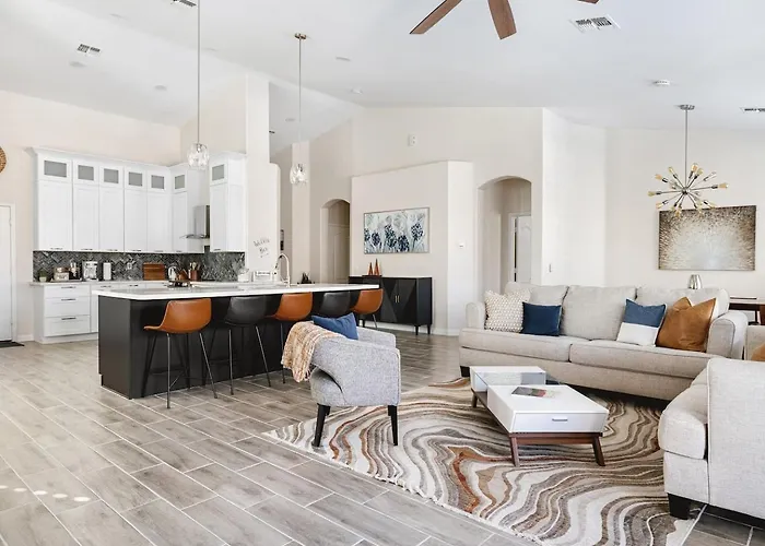 Sandcastle House Pool, Spa, Golf! * Queen Creek